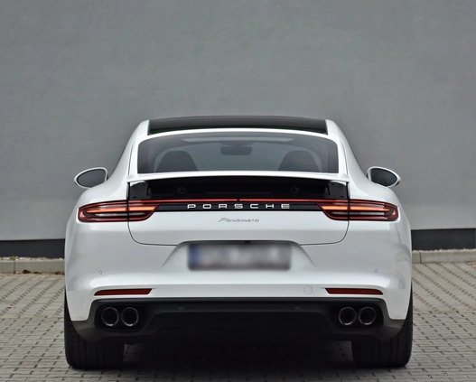 Porsche Panamera cena 341000 przebieg: 41000, rok produkcji 2019 z Toruń małe 232